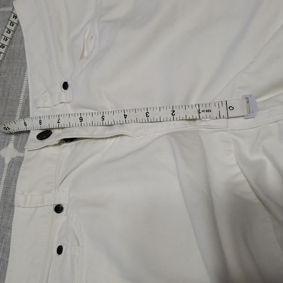 Prana Women's Kara Denim Short, Size 6 - Picture 10 of 13